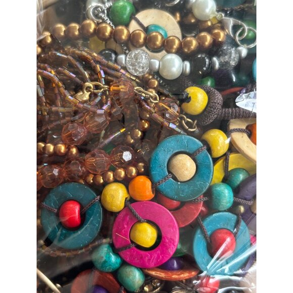 Mixed Jewelry Lot For Art & Craft Beads & Chains 3 Lbs 8 Oz Assorted Colors & Ma - Picture 10 of 13